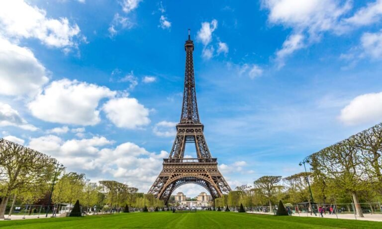 dream about eiffel tower