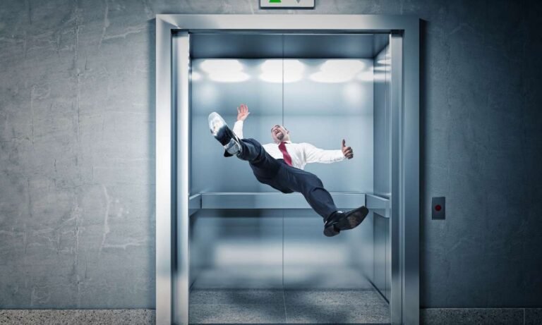 Dream About Elevator Falling (7 Disturbing Symbolic Meanings)