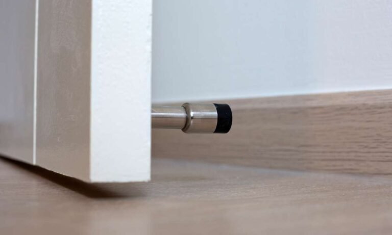 Dream About Ghost Slamming Doors: What Do They Mean?