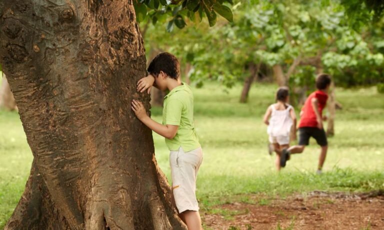 Dream About Hiding (3 Positive Meanings)