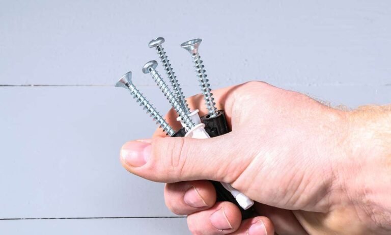 dreams about nails and screws