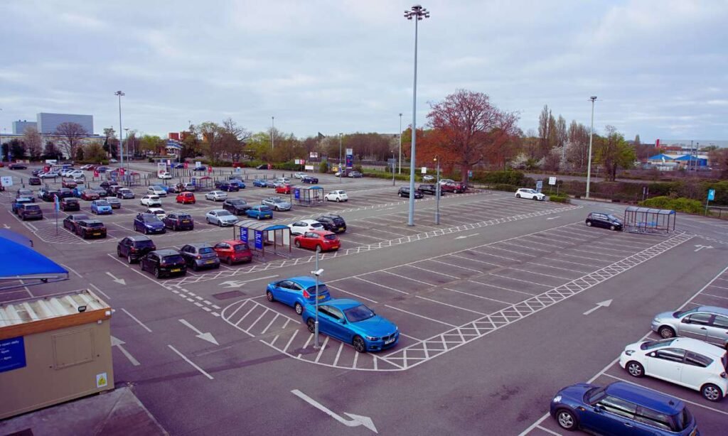 dream about lost car in parking lot