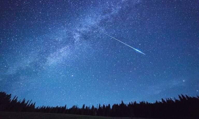 Dream About Meteor Shower (8 Key Insights for Major Life Changes)